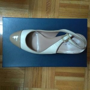 TAHARI Cream/Biege Dress Shoes
